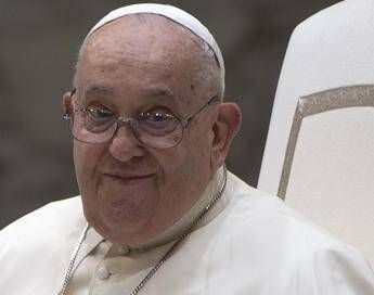 Papa Francesco domenica lascia il Gemelli: “Ha rischiato due volte la vita”
