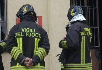 Pavia, esplosione in una palazzina: una persona estratta viva, almeno due i dispersi