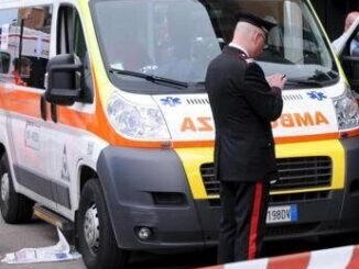 Porsche si ribalta e prende fuoco morti tre giovani nel Brindisino