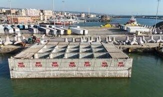Porti arrivato cassone A02 per antemurale nuovo accesso sud Civitavecchia