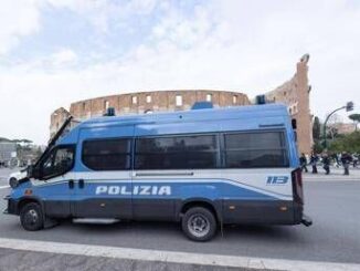 Roma oggi manifestazioni in tre piazze orario strade chiuse e bus deviati