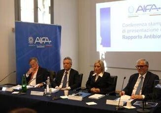 Russo Aifa Attenzione allabuso di antiacidi favorisce i germi resistenti