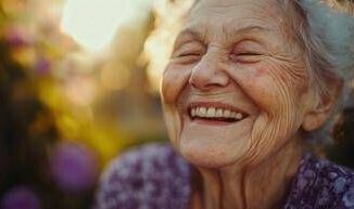 Sorriso da star e denti immortali nuovo status symbol anche da anziani