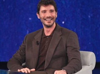 Stefano De Martino Ho comprato casa ai miei genitori. La confessione a Cinque Minuti