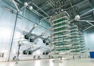 Terna piano sviluppo 2025 Italia hub elettrico europeo e mediterraneo