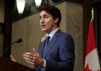 Trudeau reagisce ai dazi Usa Sono stupidi. Trump risponde e minaccia il Canada