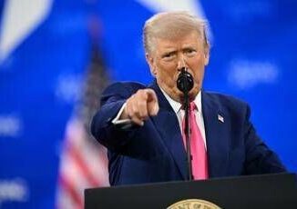 Trump parla e brucia miliardi in Borsa i dazi fanno crollare i listini