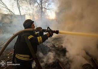 Ucraina massicci raid russi nella notte Kiev usa per la prima volta jet francesi