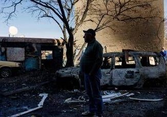 Ucraina sotto assedio almeno 25 morti. Veto Usa al G7 sulla flotta ombra russa