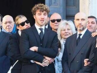 Verissimo Andrea Rizzoli e Paolo Ciavarro ricordano la mamma Eleonora Giorgi Grazie a lei siamo inseparabili