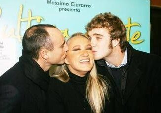 Verissimo il ricordo di Eleonora Giorgi tra gli ospiti Andrea Rizzoli e Paolo Ciavarro