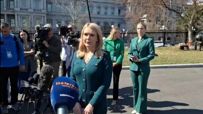 Ucraina, Leavitt “Trump frustrato con Putin e Zelensky”