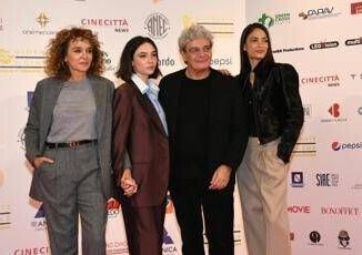 A Cannes 2025 tre film italiani Fuori di Martone concorre per la Palma dOro