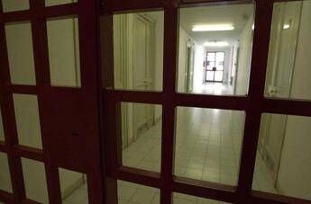Accumula condanne per oltre 15 anni di carcere ma è sempre incinta: arrestata 31enne