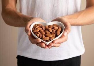 Alimenti nuove evidenze sui benefici delle mandorle nella prevenzione cardiometabolica
