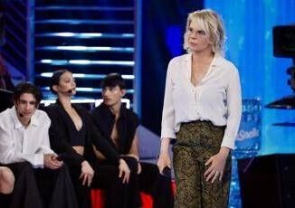 Amici stasera 19 aprile gli ospiti e le anticipazioni della quinta puntata