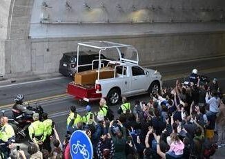Ascolti record per il Tg1 lo Speciale funerali Papa supera il 43 di share
