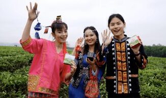 Baishas San Yue San Festival International Students Immersed in Vibrant Ethnic Culture