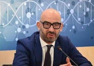 Bassetti Politica indignata per minacce a Meloni tace su medici presi di mira
