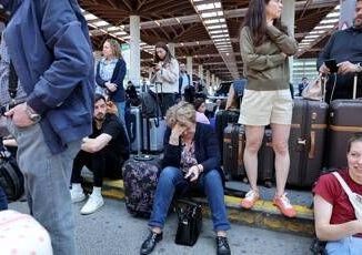 Blackout Spagna i video del caos semafori in tilt treni fermi