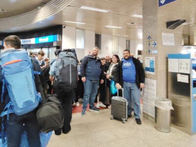 Pellegrini di speranza: da Olbia a Roma, gli adolescenti e l'addio a Papa Francesco 2 don Mela e don Nicolai accompagnano i ragazzi