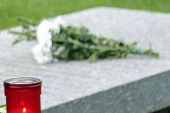 Cani e gatti seppelliti con i padroni, a Pescara c’è il via libera