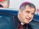 Conclave il cardinale Becciu verso il passo indietro