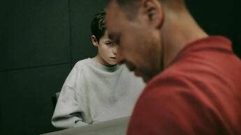 Da ‘Mare Fuori’ ad ‘Adolescence’, lame e sangue al cinema e in tv