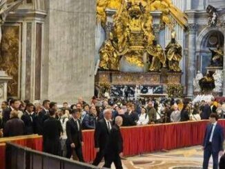 Da Ranieri a Dybala delegazione della Roma a San Pietro per lomaggio a Papa Francesco