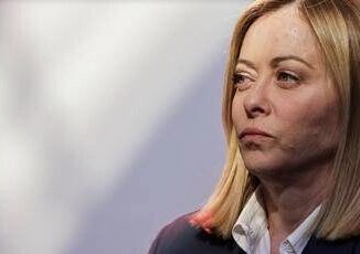 Dazi Financial Times Pressing su Meloni deve scegliere da che parte stare