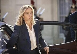 Dazi Meloni cerca lexit strategy e detta linea della calma No allarmismo