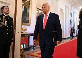 Dazi Usa Trump Accordi su misura con altri paesi. Scattano tariffe super contro Cina