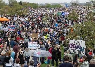 Dazi proteste anti Trump in 1200 citta Usa preoccupazione per fondi pensione