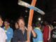 Donai al Papa il pastorale fatto con il legno dei barconi