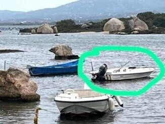 Due fratelli dispersi in mare con barchino a Olbia ritrovati uno zaino e due stivali