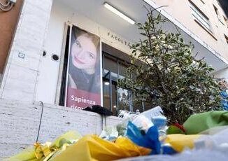 Femminicidio Ilaria Sula, il coltello in casa dell'ex: il ruolo dei genitori di Mark Samson 4 Femminicidio Ilaria Sula il coltello in casa dellex il ruolo dei genitori di Mark Samson