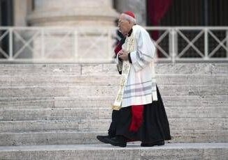 Funerali Papa Francesco chi e Giovanni Battista Re il cardinale celebra le esequie