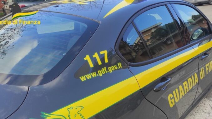 ‘Ndrangheta, detenuti comunicavano con telefonino. 10 arresti in Calabria
