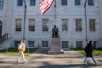 Harvard ‘punita’ dall’amministrazione Trump: congelati 2,2 miliardi di fondi