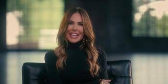 Ilary Blasi compie 44 anni, la figlia Chanel: “Buon compleanno alla mia spalla”