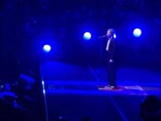Jovanotti ricorda Papa Francesco nel concerto Tutto nasce per fiorire