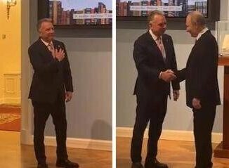 Mano sul cuore per salutare Putin il gesto delluomo di Trump Foto