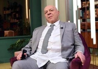 Mauro Coruzzi torna a casa come sta Platinette dopo il ricovero di un mese e mezzo in ospedale