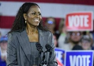 Michelle Obama smentisce le voci di divorzio e spiega lassenza dagli eventi pubblici