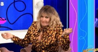 Monica Setta la parodia al Gialappashow chi e Giulia Vecchio prima new entry