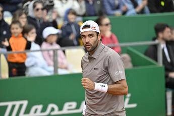 Montecarlo Berrettini super elimina Zverev e regala a Sinner il rientro da numero 1