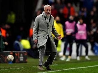 Mourinho choc in Turchia colpisce al volto allenatore del Galatasaray maxi rissa Video