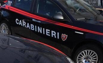 Napoli aggredisce la ex a pugni e poi tenta di gettarla dal belvedere arrestato