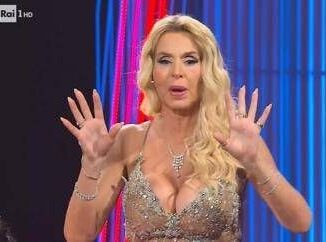 Ne vedremo delle belle Valeria Marini e lo scontro finale