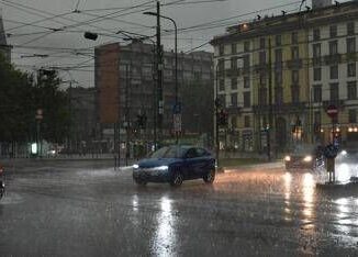 Nubifragi e tempeste di vento e allerta maltempo le previsioni meteo